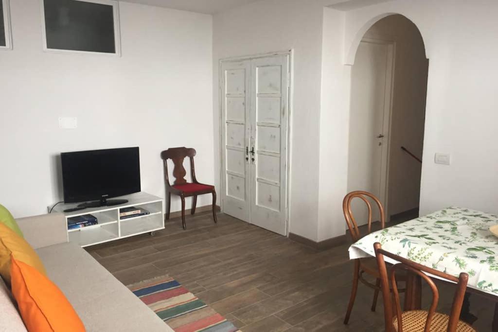 Aubert 64 Apartamento Aosta Exterior foto