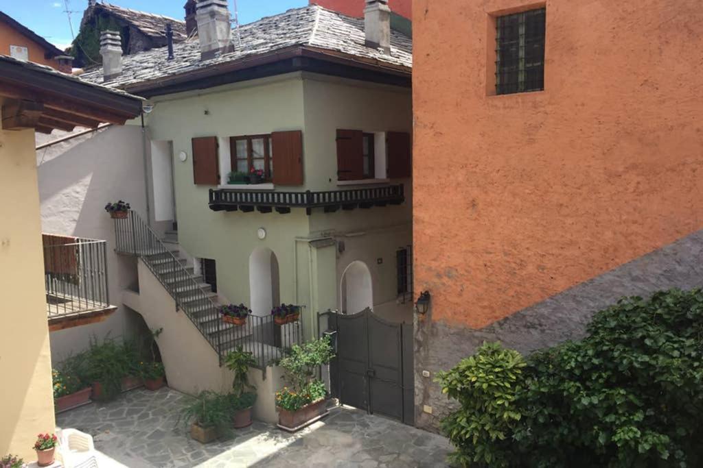 Aubert 64 Apartamento Aosta Exterior foto